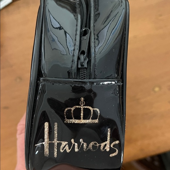 Harrods Black London Icon Travel Pouch - Picture 2 of 3
